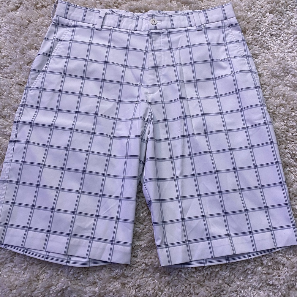 NIKE checkered golf shorts